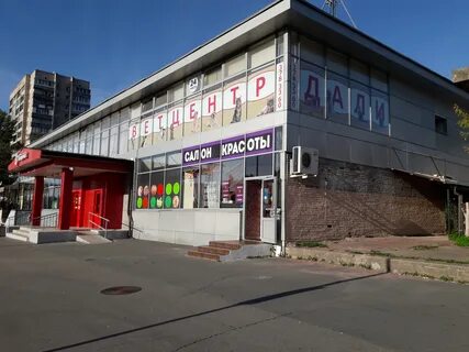 Космонавтов 28