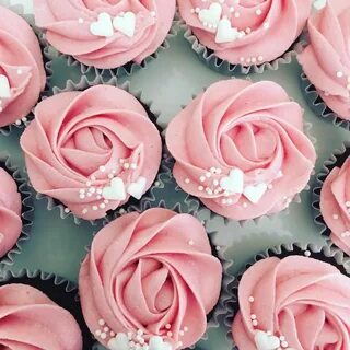 Sweet pink rosette mini cupcakes ðŸ’– Cupcake cake designs, Fan