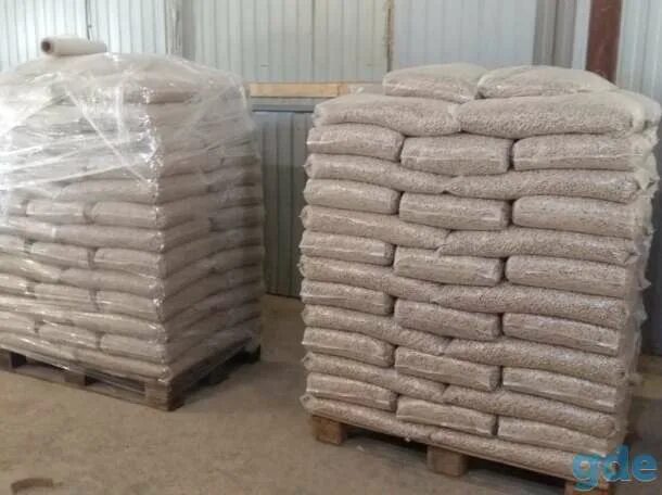 Тонна пеллет. Пеллеты древесные гранулы тм севзапуголь. Светлые пеллеты 6мм и 8мм в полиэтиленовых мешках по 15-20кг. Пеллеты en-а1. Пеллеты 6 мм поддон.