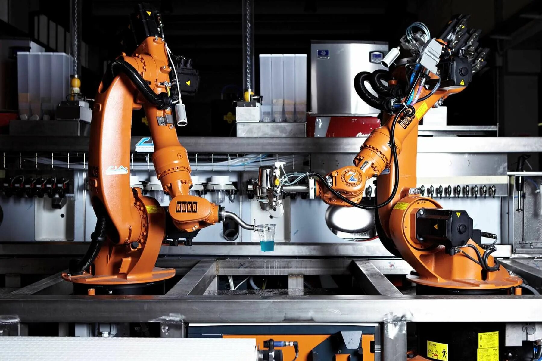 Производственные промышленные роботы. Промышленный робот манипулятор kuka. Робот kr quantec pa arctic. Промышленные роботы abb. Производственные промышленные роботы.