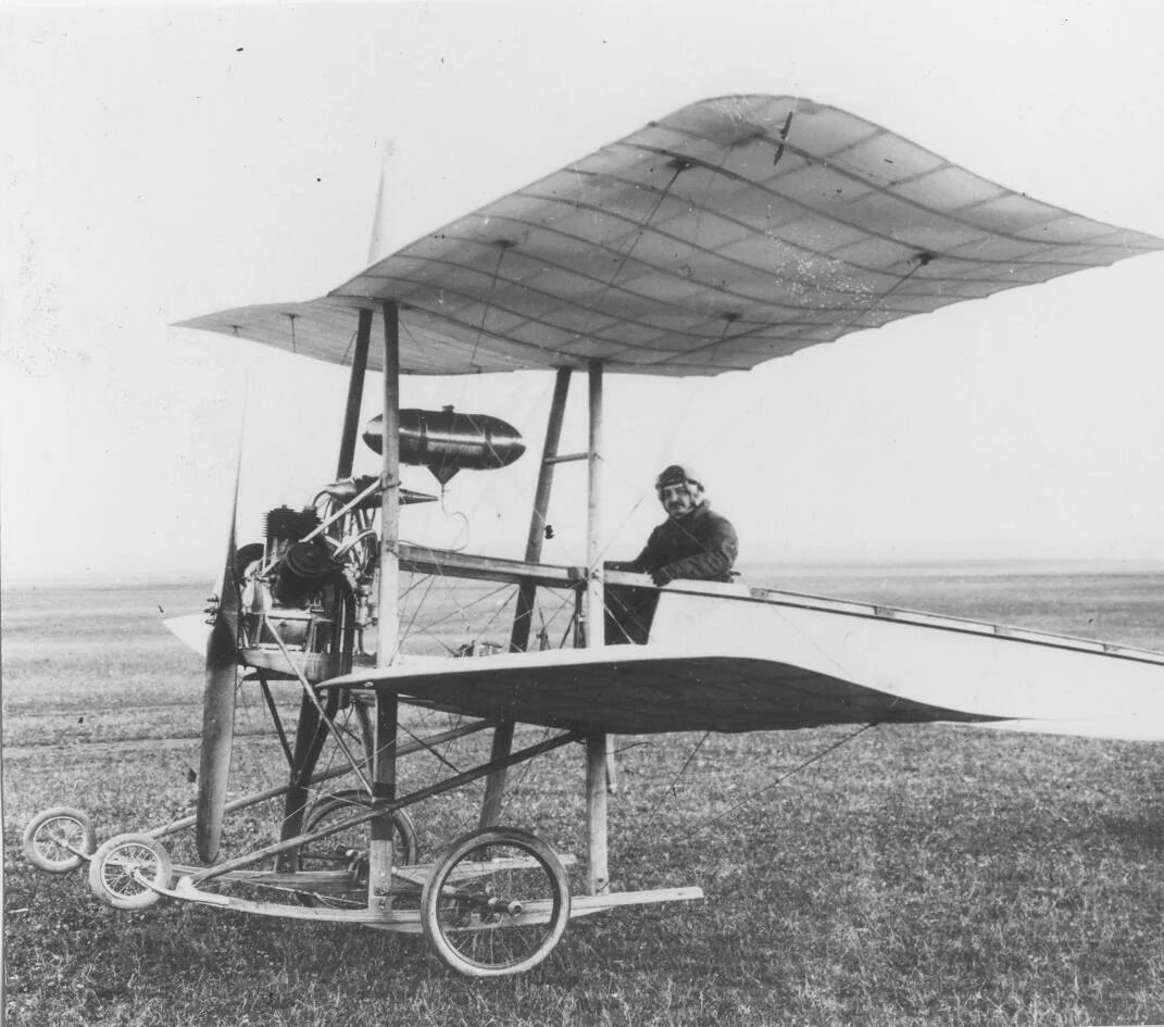 Первый самолет слушать. Аэроплан гаккеля 1910. гаккель 3 самолет. гаккель моноплан. гаккель 1 самолет.