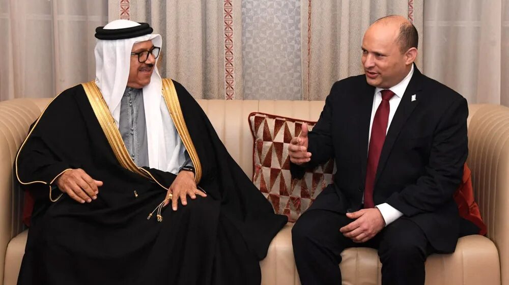 Министр бахрейна. Премьер бахрейна. Нафтали беннет в бахрейне. Khalifa bin salman порт. Император бахрейн.