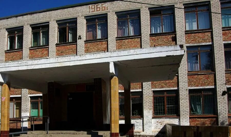 Школа 2 этажа. 14 школа апатиты. 25 школа самара внутри. Этажи 14 школы. Первый этаж школы.