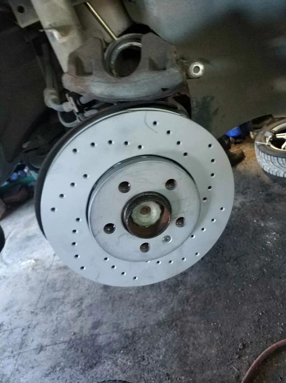 Задние колодки поло седан дисковые. Задние тормозные колодки поло седан дисковые. Здт поло седан 2012. Диски тормозные фольксваген поло седан 2013 артикул. Поло седан 2014г тормозной диск передний.