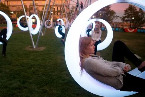 Swing around