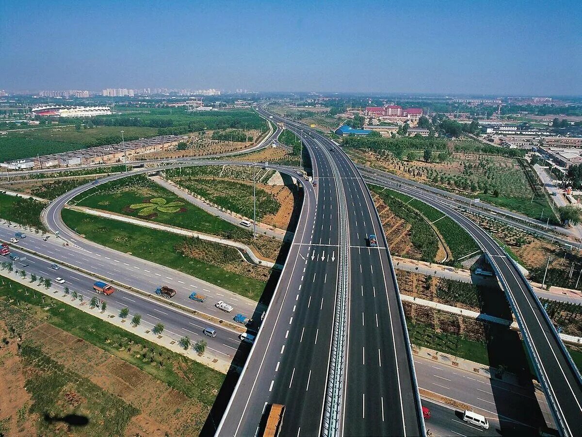 Дорога шоссейного типа как называется. Шестиполосный Автобан в России. Автомагистраль и магистраль. Автобан Туркменистан. А1 Автобан Румыния.