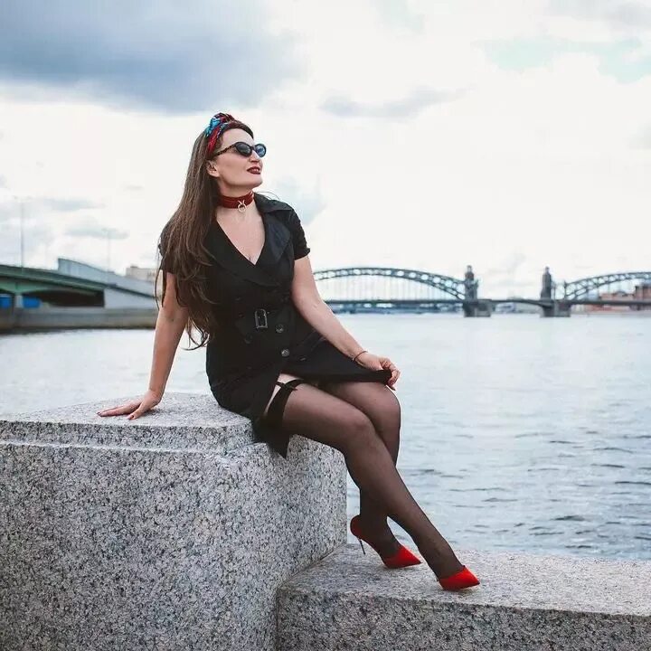Биркенинг на гороховой. Трактир на гороховой меню. Женственные логотипы. Lady s гороховая. Lady s салон гороховая.