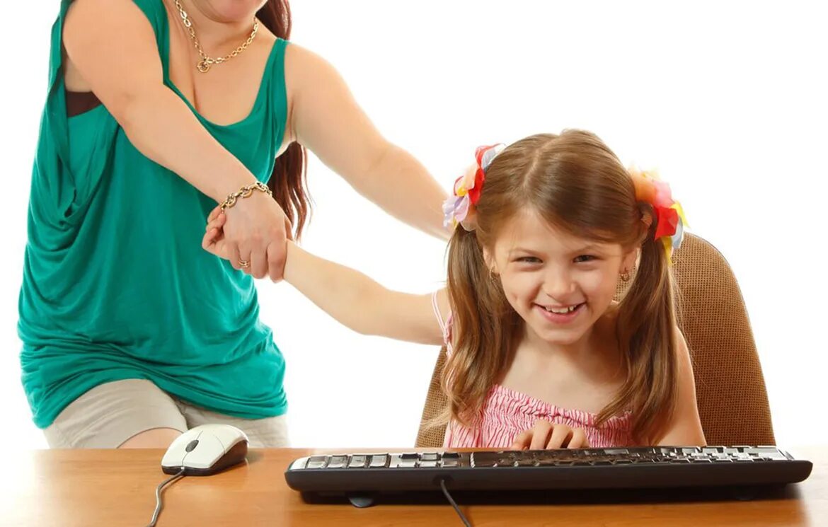 Зависимость от других детей. Ребенок зависимый от компьютера. Дети от компьютера. Компьютерная зависимость у детей. Компьютер для детей.