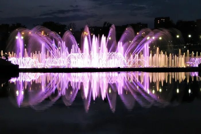 Фонтан в царицыне. Парк царицыно фонтаны. Светомузыкальный фонтан в царицыно. Царицыно музей-заповедник фонтан светомузыкальный. Парк царицыно поющие фонтаны.