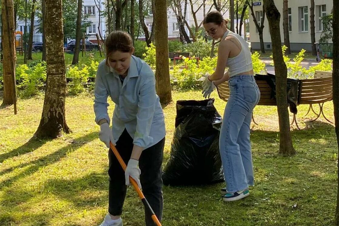 Задачи субботника. Субботник в школе. субботник в начальной школе. проведение субботника в школе. фото субботника в школе.