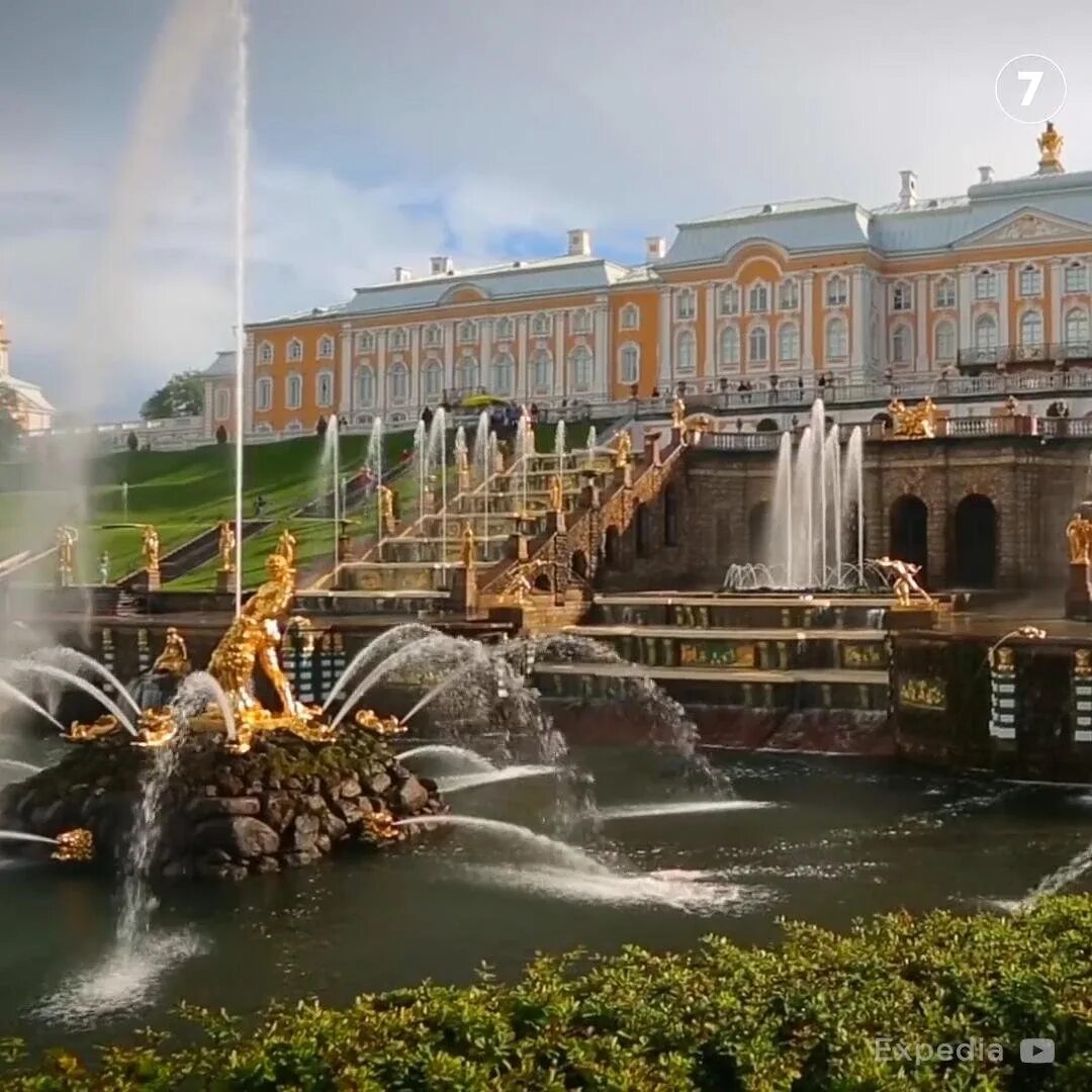 Показать видео санкт петербурга. Петергоф в Санкт-Петербурге площадь. Петергоф (дворцово-парковый ансамбль). Санкт Петербурге доспремичательности Санкт-Петербург. Ленинград город Петергоф.