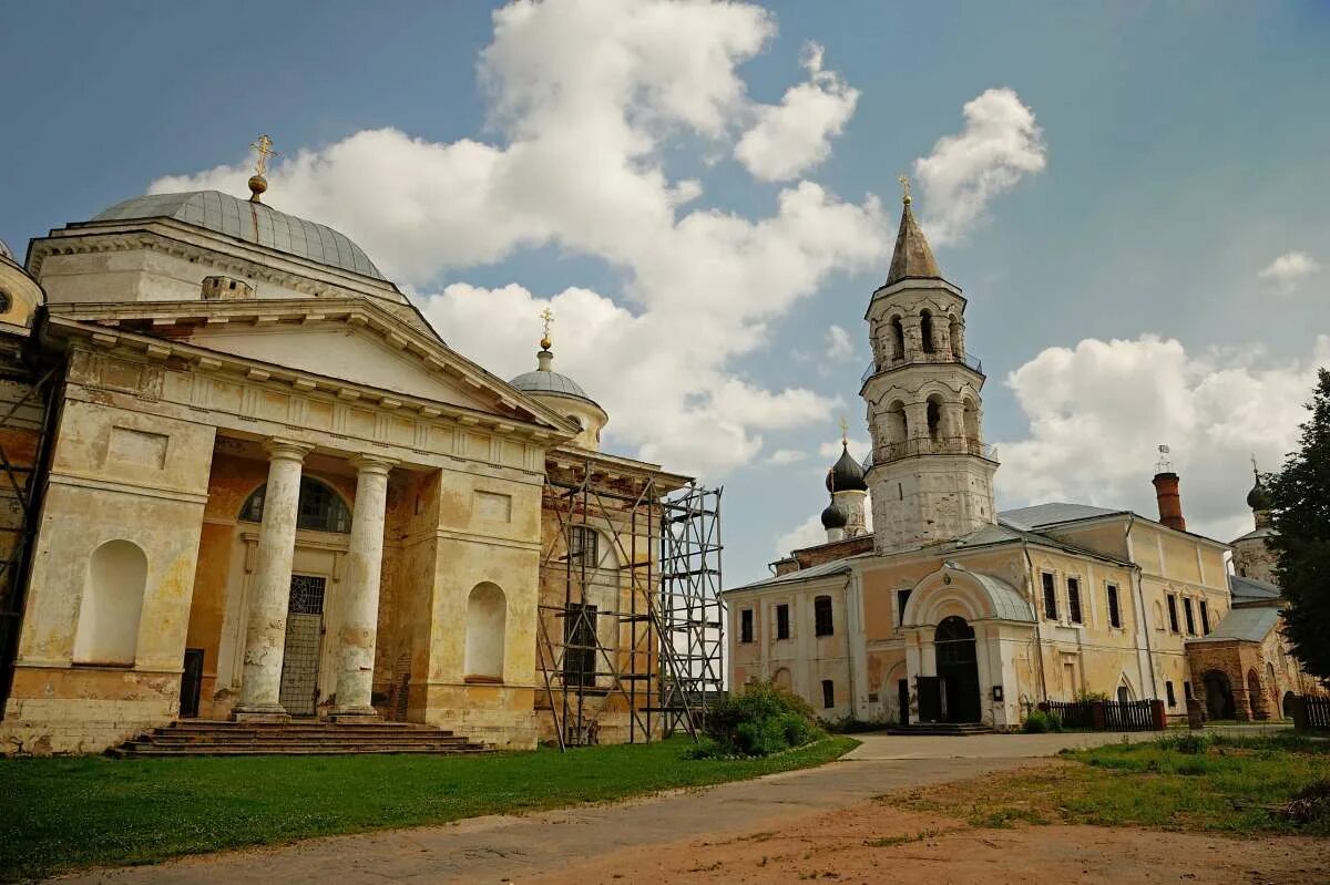 Новоторжский борисоглебский мужской монастырь