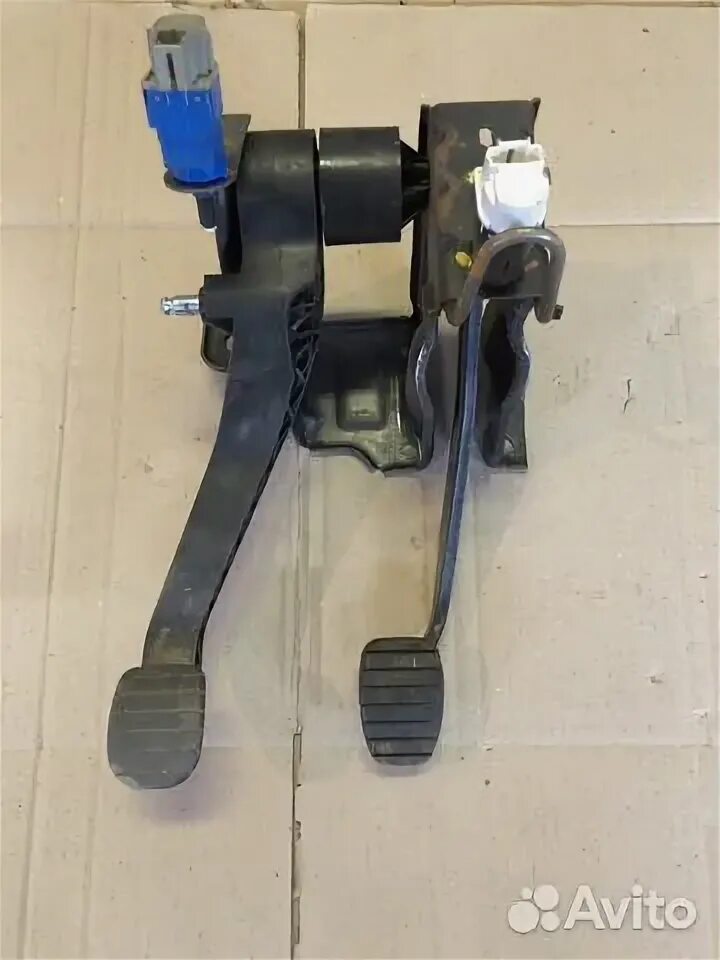 Педаль сцепления дастер. 465037621r ремкомплект. Рено дастер 2012 педаль сцепления. Педаль сцепления дастер. Педаль сцепления renault duster 2016.