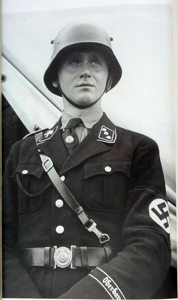 Форма вермахта Хьюго босс. Офицер Альгемайне СС. Офицеры Waffen SS. Hugo Boss форма Люфтваффе.