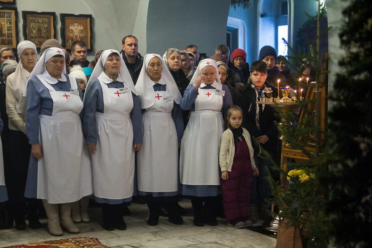 служба в храме 13 января