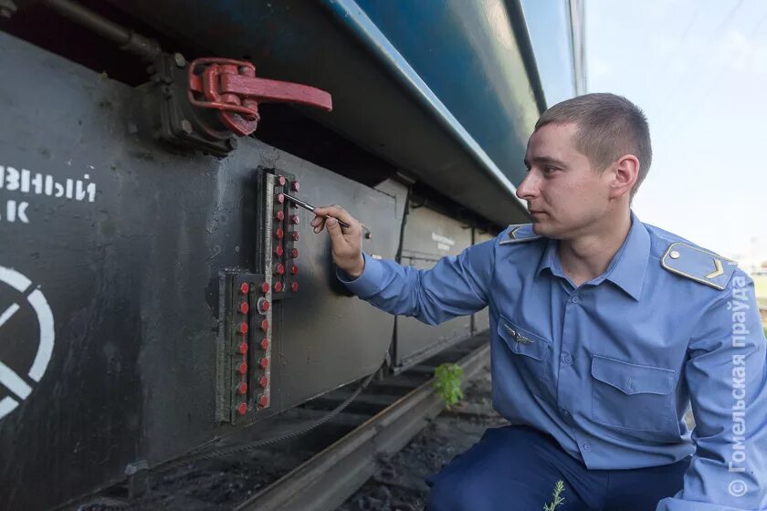 Машинист гомель. Машинист гомель. Школа машинистов муром. Слесарь ремонтник. Машинист гомель.