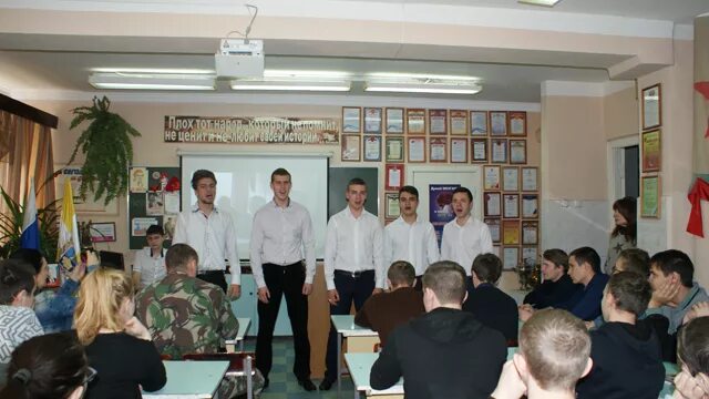 Лрмк логотип. Лрмк значок. Колледж лермонтов. Лермонтов колледж мчс. Лрмк значок.