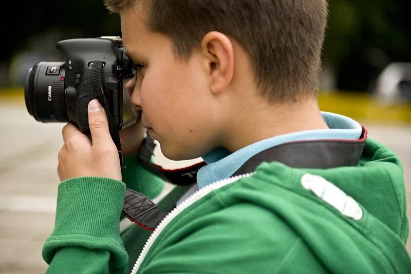 Фотокружок. Фотокружок для детей. Фотокружок для подростков. Журналистика для детей. Подросток журналист.