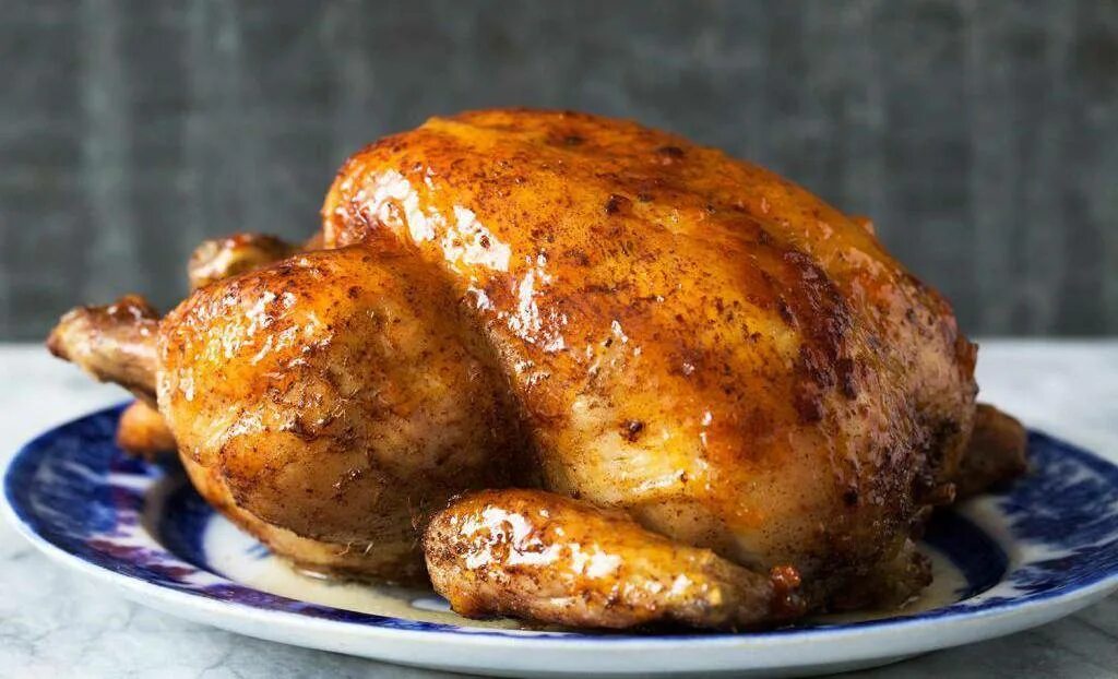 Рецепт курочки с хрустящей корочкой. Курица в духовке. Жареная курица в духовке. Курица гриль в духовке. Жареная курица целиком.