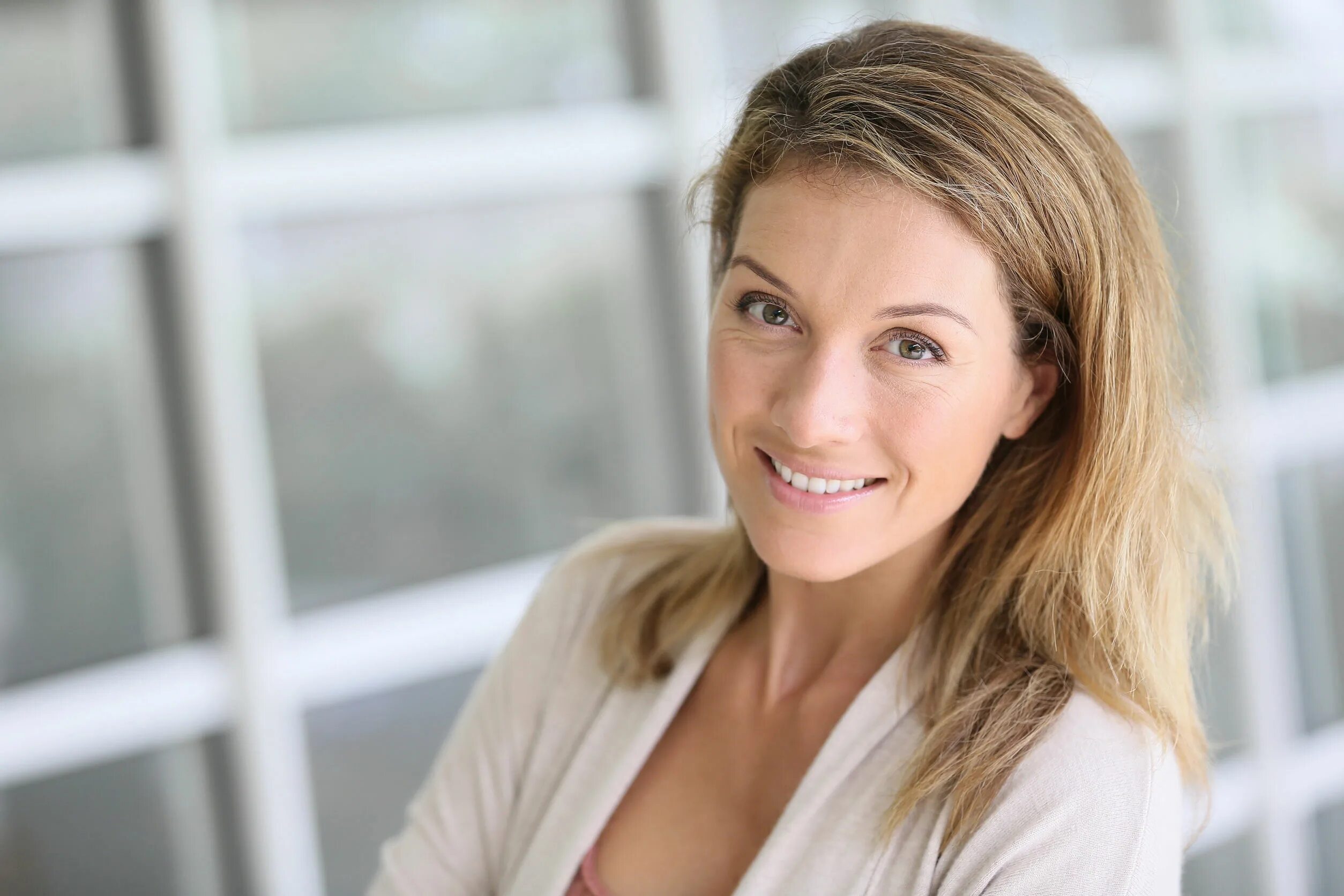 Девушка 30 лет. Молодая женщина в 35. Обычная женщина. Красивые женщины за 40. Женщина 30 лет.