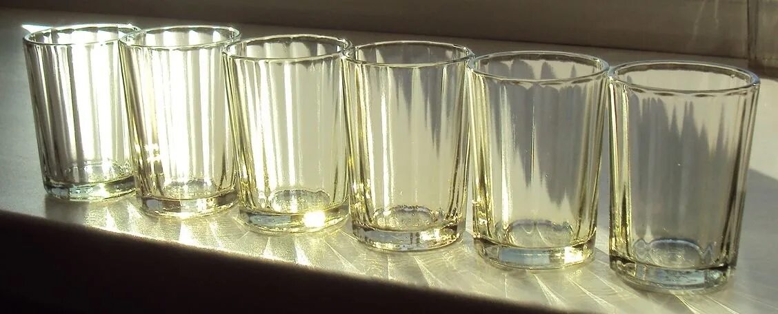 Советские граненые рюмки 100 грамм. Стопка 100 грамм. Советские стопки. Стопки с толстым дном. Граненая стопка 100 грамм.