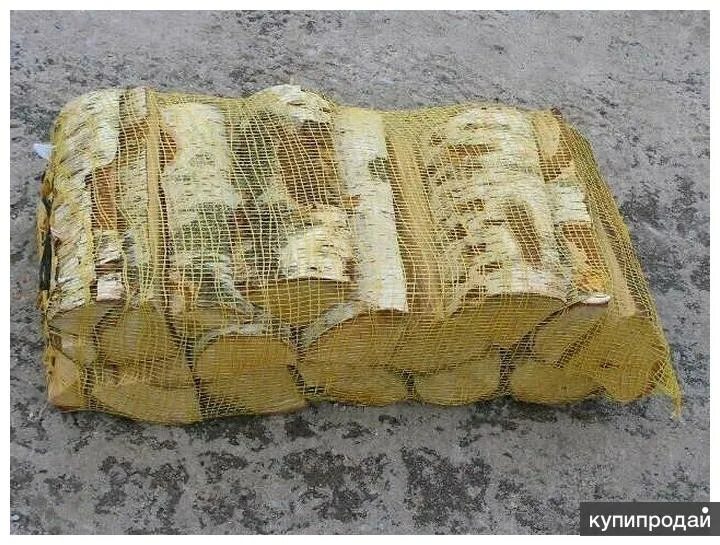 Березовые дрова в сетках. Дрова камерной сушки в сетках. дрова в сетке. дрова березовые в сетках. сухие березовые дрова в сетках.