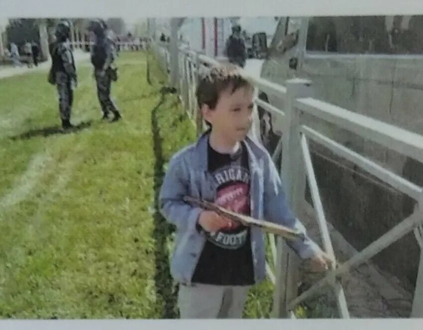 Мальчик расстрелял в школе. Казань стрельба в школе ильназ галявиев. Ильназ галявиев стрельба казань 175 школа. Казань перестрелка в школе 175. Стрельба в казанской школе.