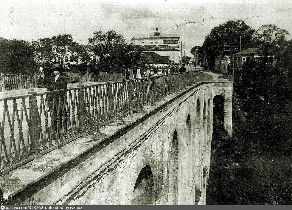 Каменный мост история. Калуга каменный мост 1910. Каменный мост через Березуевский овраг. Каменный мост через Березуевский овраг в Калуге. Старая Калуга каменный мост.