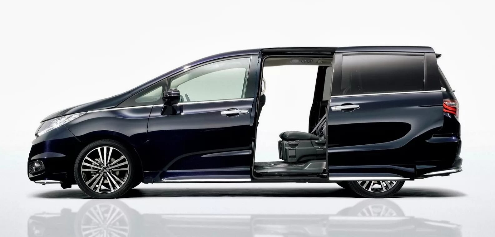 Хонда слайдер. Хонда Одиссей 7 мест 2021. Хонда Одиссей 2017 года. Honda Odyssey Модельный ряд. Минивэн Хонда Одиссей 2014.