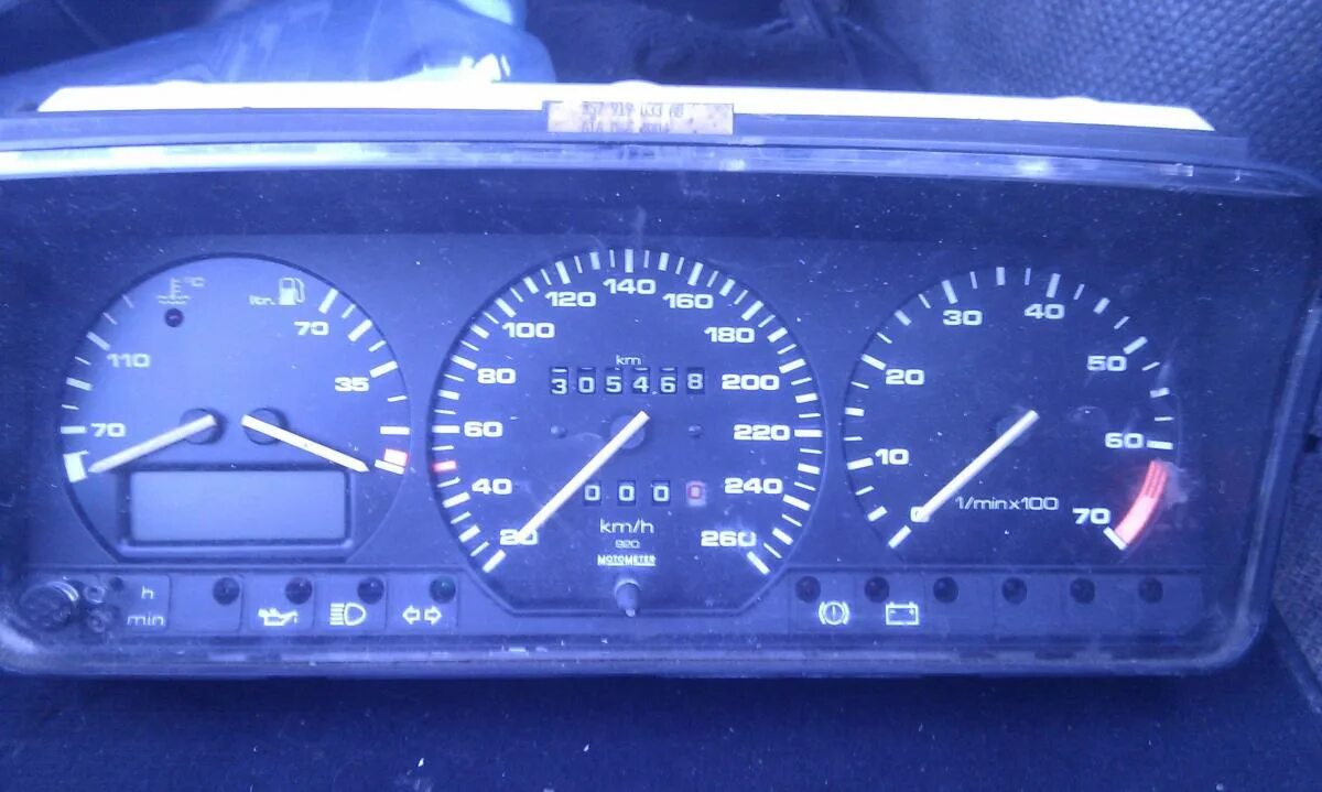 Купить панель приборов на пассат б3 с тахометром. Тахометр пассат б3. Приборка с мфа пассат б4. Тахометр на б3. Панель приборов пассат б3 с тахометром.