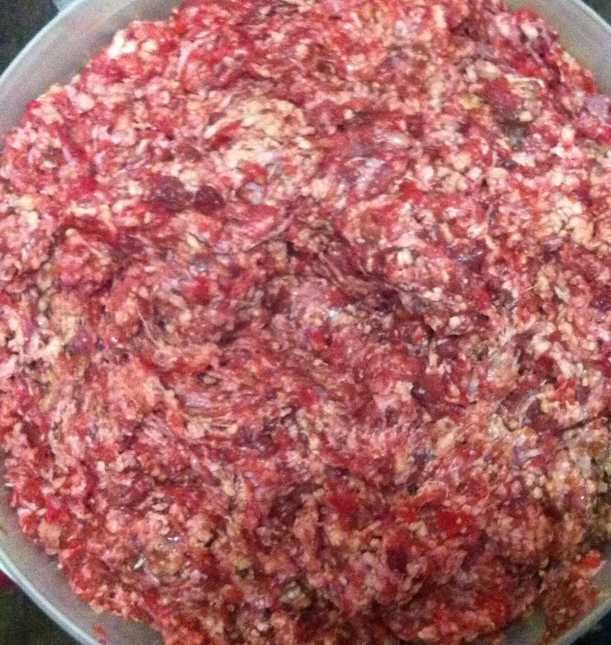 Как сделать фарш из лосятины. Мясной фарш. тазик фарша. мясо фарш. мясо фарш смешанный.