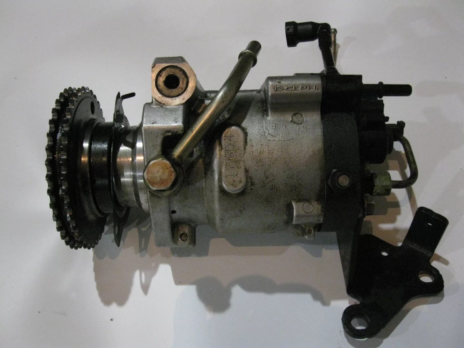 насос тнвд форд транзит 2. 4. бензонасос форд эскейп 2. форд транзит снять топливный насос. 0 дизель.