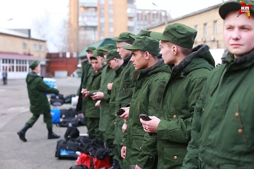 Призывники. Сборный пункт призывников. Призывники Красноярский край. Срочники Красноярск. Единый призывной пункт на яблочкова