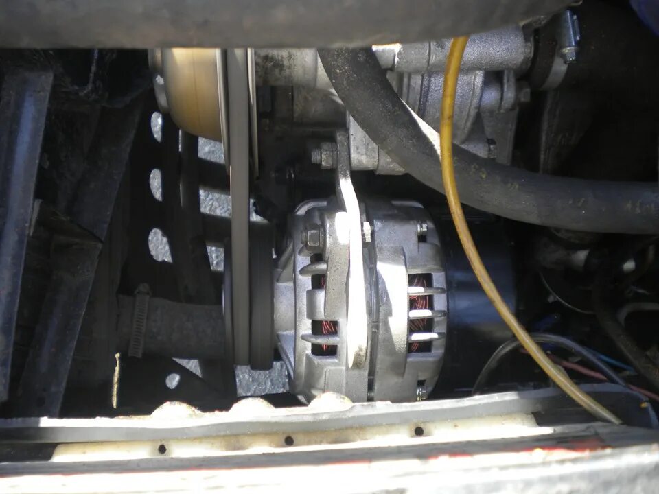 Генератор волга 406. Генератор свистит ваз. Генератор уаз 469. Startvolt lg0550 генератор. Ремень генератора шкода фелиция 1.