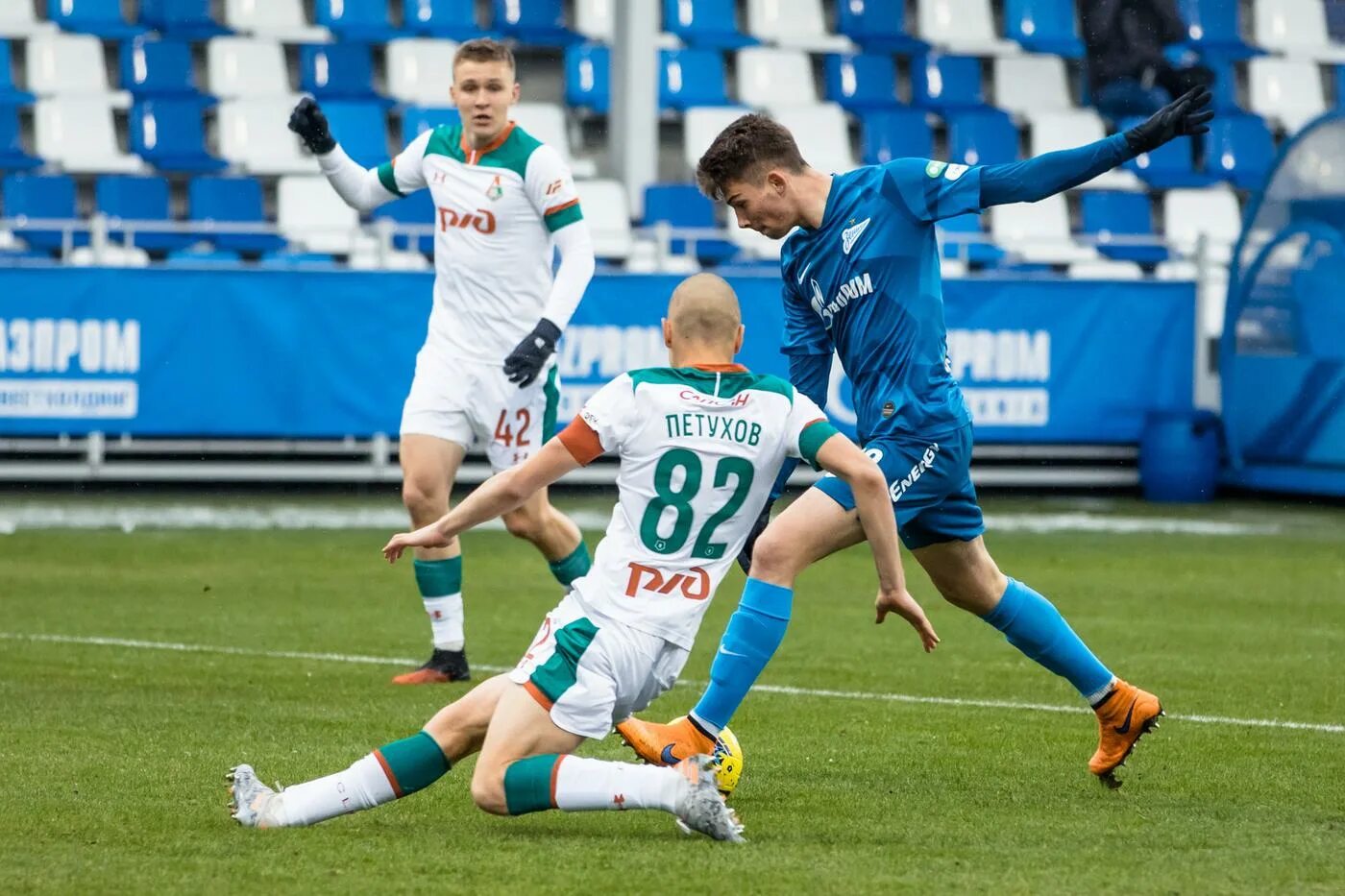 Чемпионат россии. Фнл – ска-хабаровск. Футбол чемпионат р. Зенит уфа 2018 иванович. Футбол премьер лига.