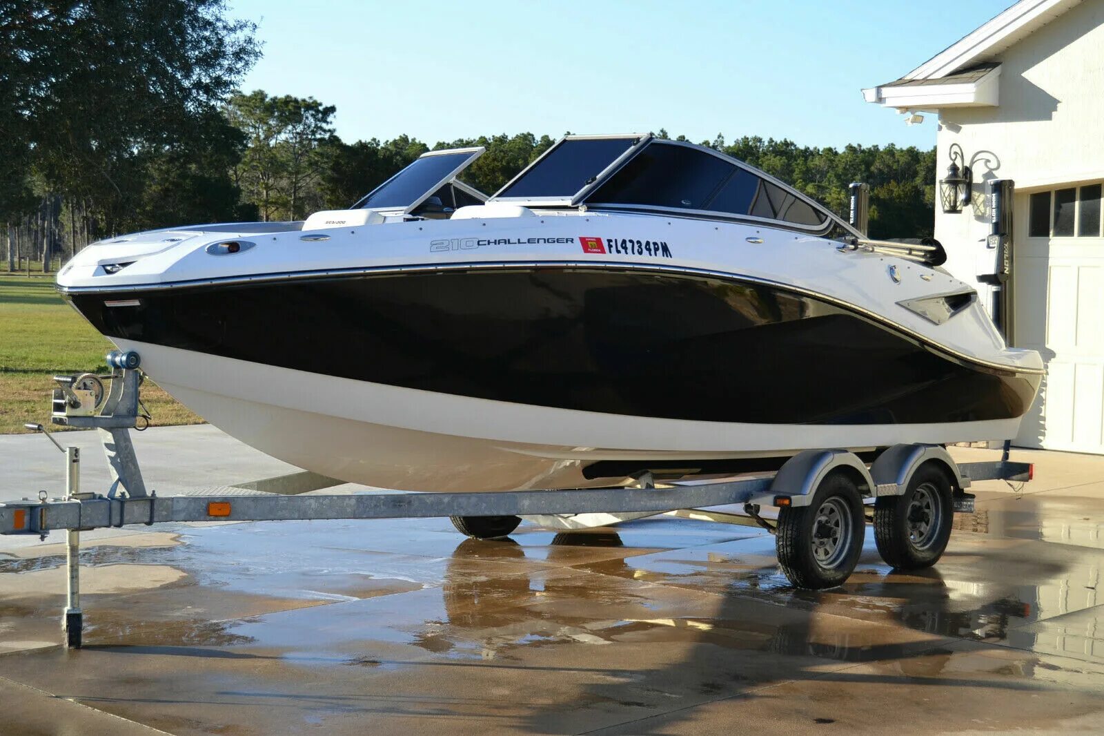 Brp sea-doo challenger 230se. Sea doo challenger 2000. Brp sea-doo challenger катер. Sea doo bombardier. Катер sea doo challenger 1800.
