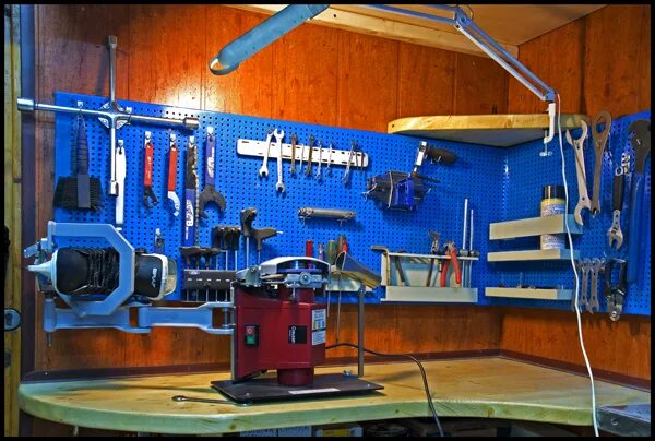 заточка коньков мытищи. бензины. сервис сноубордов и лыж. проточка канавки коньки. заточка хоккейных коньков.