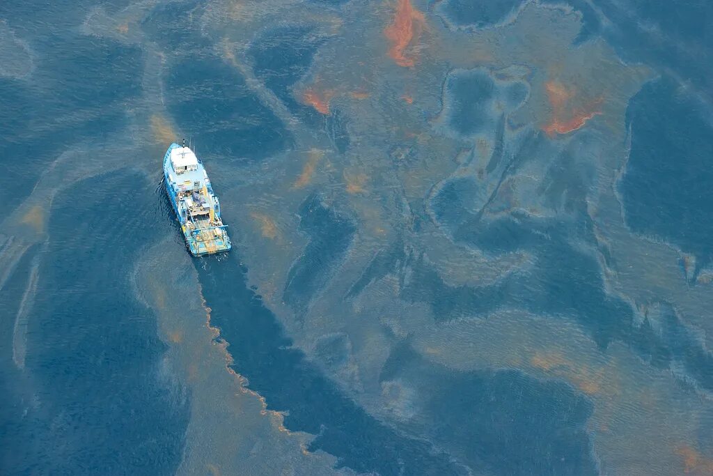 Какие ископаемые в мексиканском заливе. Разлив нефти в мексиканском заливе 2010. Разлив нефти в мексиканском заливе 2021. Экологическая катастрофа в мексиканском заливе. Катастрофа в мексиканском заливе 2010.