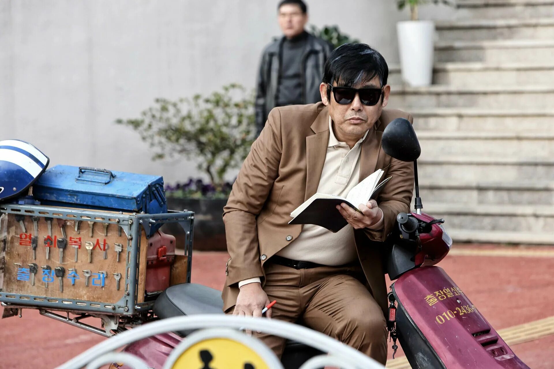 преследование фильм 2017. преследование корея. охотник за дезертирами дорама. D. преследование дезертиров дорама.