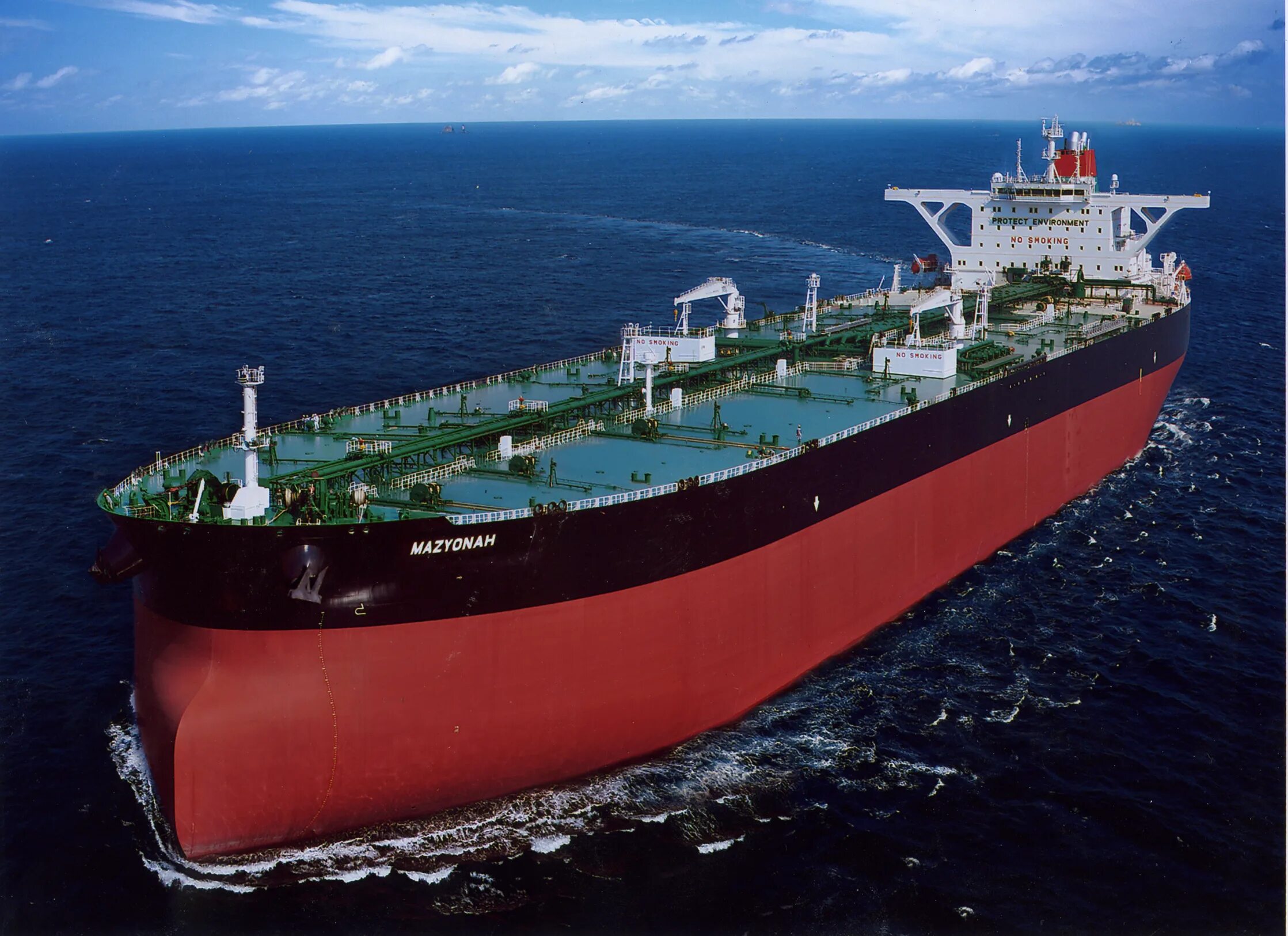 Судно без регистрации. Нефтеналивной танкер 1000000 тонн. VLCC танкер. Танкеры нефтевозы. Океанский нефтеналивной танкер.