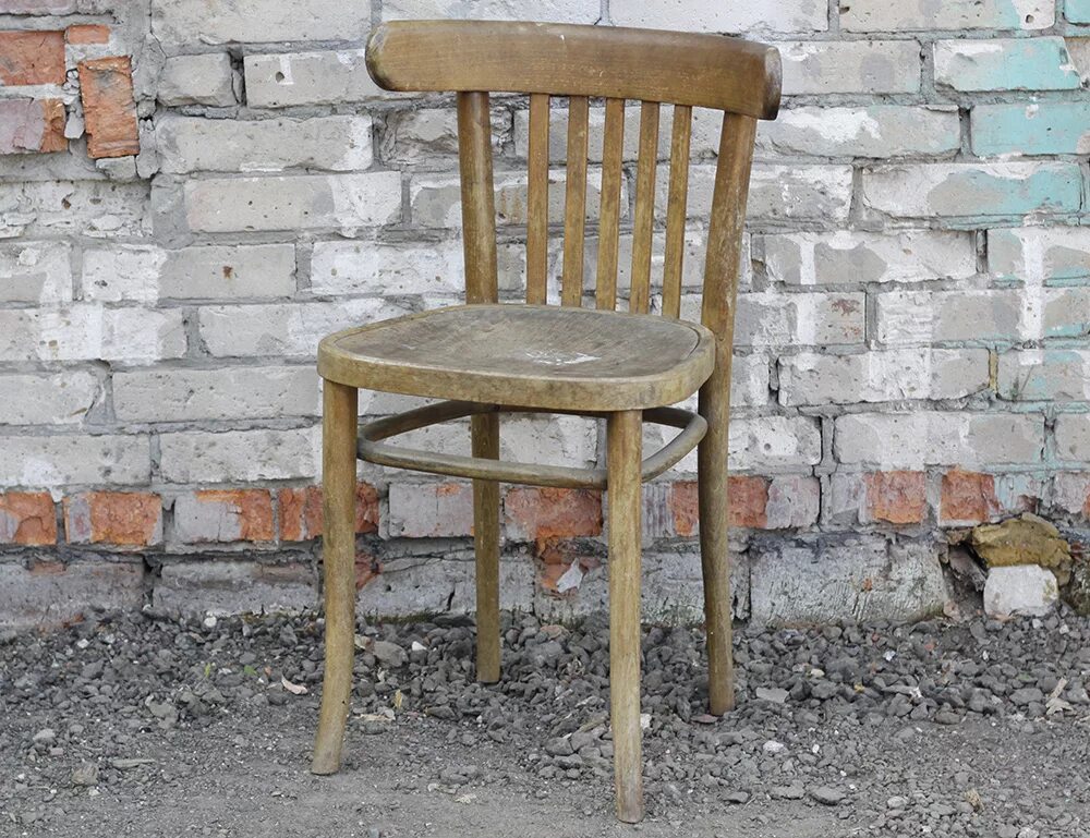 Старый стул. Дореволюционные стулья. Старый табурет. Старинные Антикварные стулья.