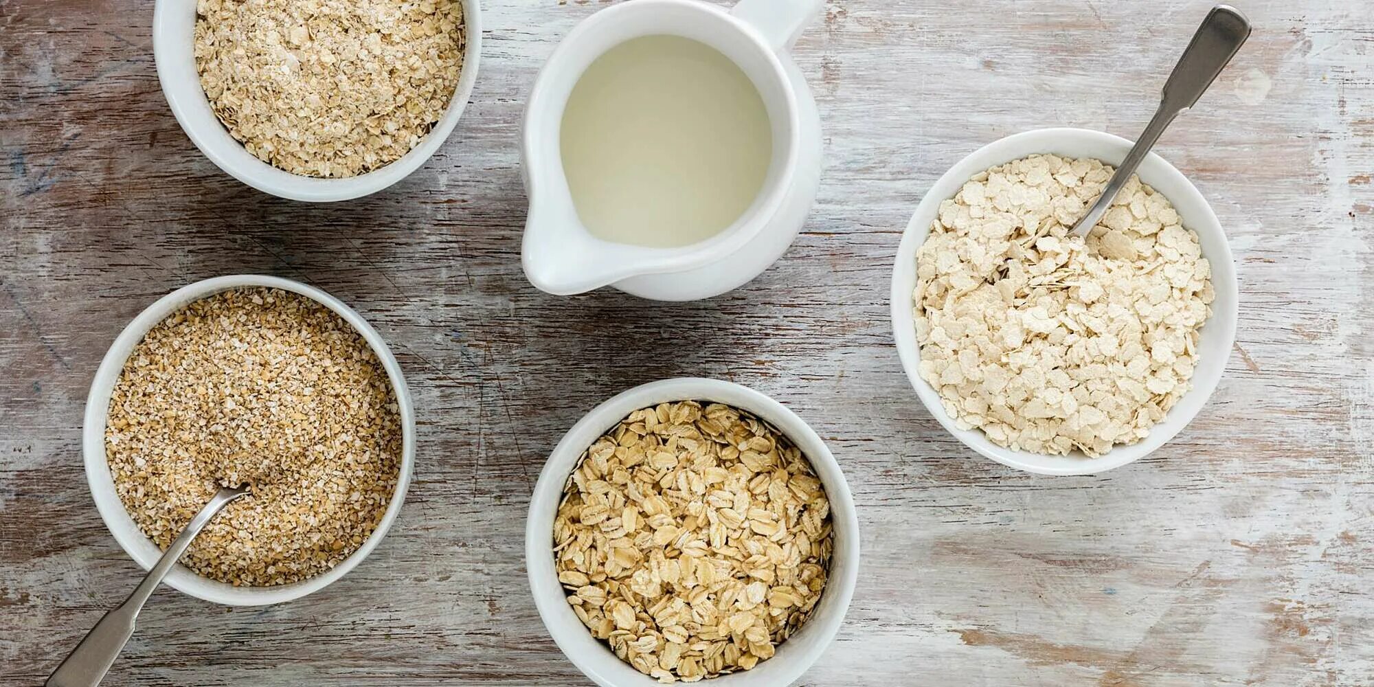 Каша из отрубей. Овсянка с бананом грецким орехом клубникой. Можно ли есть овсянку на ночь. Овсянка каша. Диета на кашах в мультиварке.