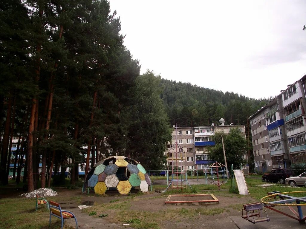 Пгт черемушки. Поселок черемушки саяно шушенская гэс. посёлок черёмушки хакасия. саяногорск черемушки поселок. поселок черемушки сшгэс.