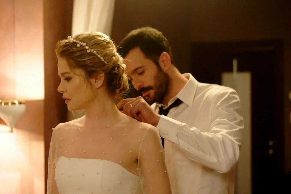 Турецкий ворон 3. Дила турецкий сериал кузгун. сериал ворон турция дила и кузгун. бурджу бириджик свадьба. дила и кузгун 2 сезон.