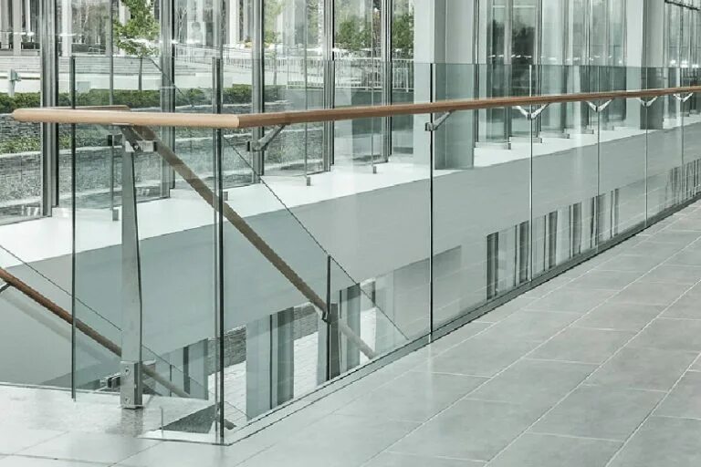 фурнитура для стеклянных конструкций. боковое стекло volkswagen crafter. фужеры из цветного стекла. 8r0845099p. производитель стекла 760845099agnvb.