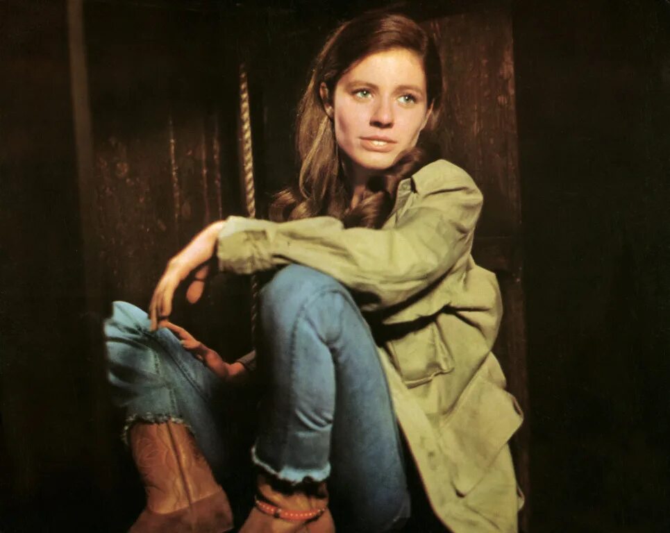 Диван натали фант мебель. Натали 1969. 1 г. Natalie 1 1 3 1. Натали дормер сойка пересмешница.