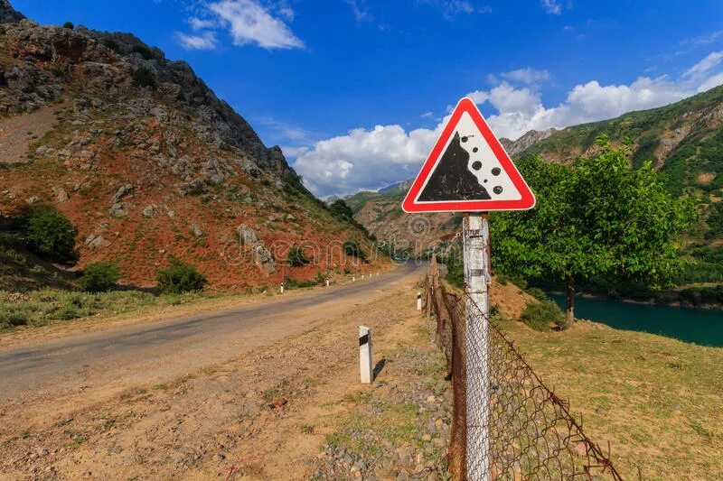 Горы иконка. Дорожные знаки в горах. Г гори знаков. Знак камнепад пдд. Значок "горы".