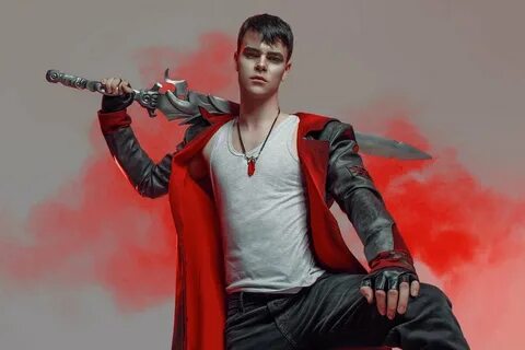 Косплеер предстал в дерзком образе Данте из DmC Devil May Cry. 