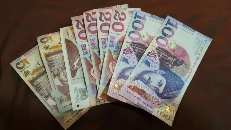 100 лари в рублях. Грузинские банкноты 100 лари. Грузия 100 лари. Купюра в 100 лари 2012. 100 лари купюра.