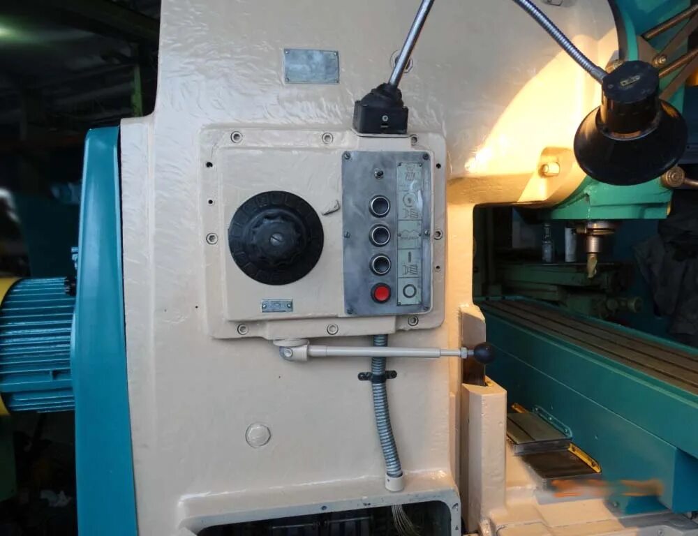 чпу delta electronics nc200 управление. пульт фрезерного станка. токарный станок с чпу siemens 808da. пульт управления чпу станком 12009741. стойка haas фрезерный vf2.